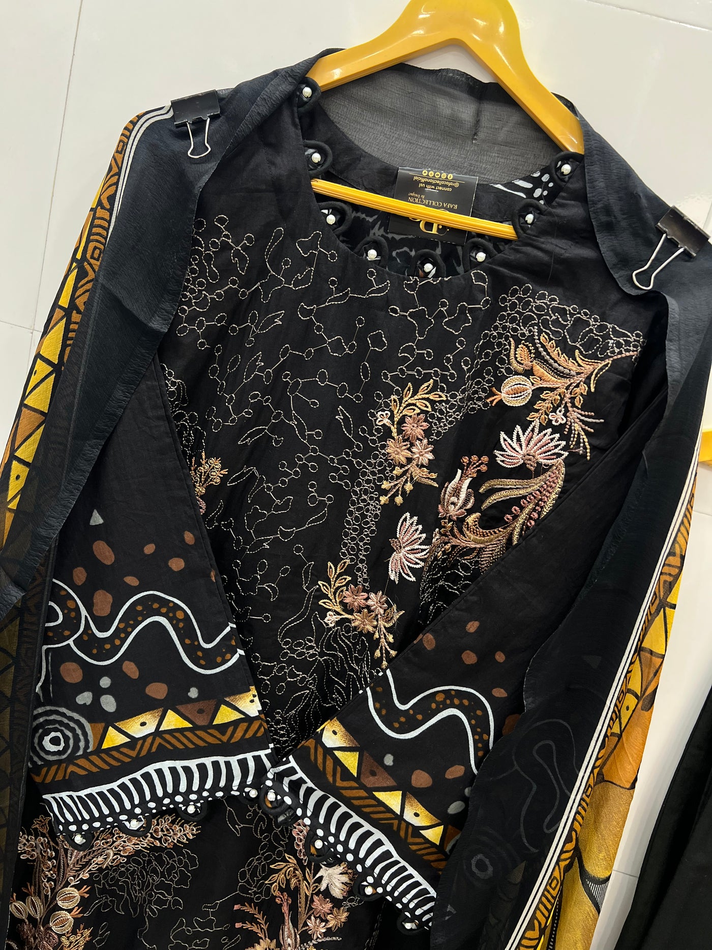 Ready-to-Wear Suits 2575