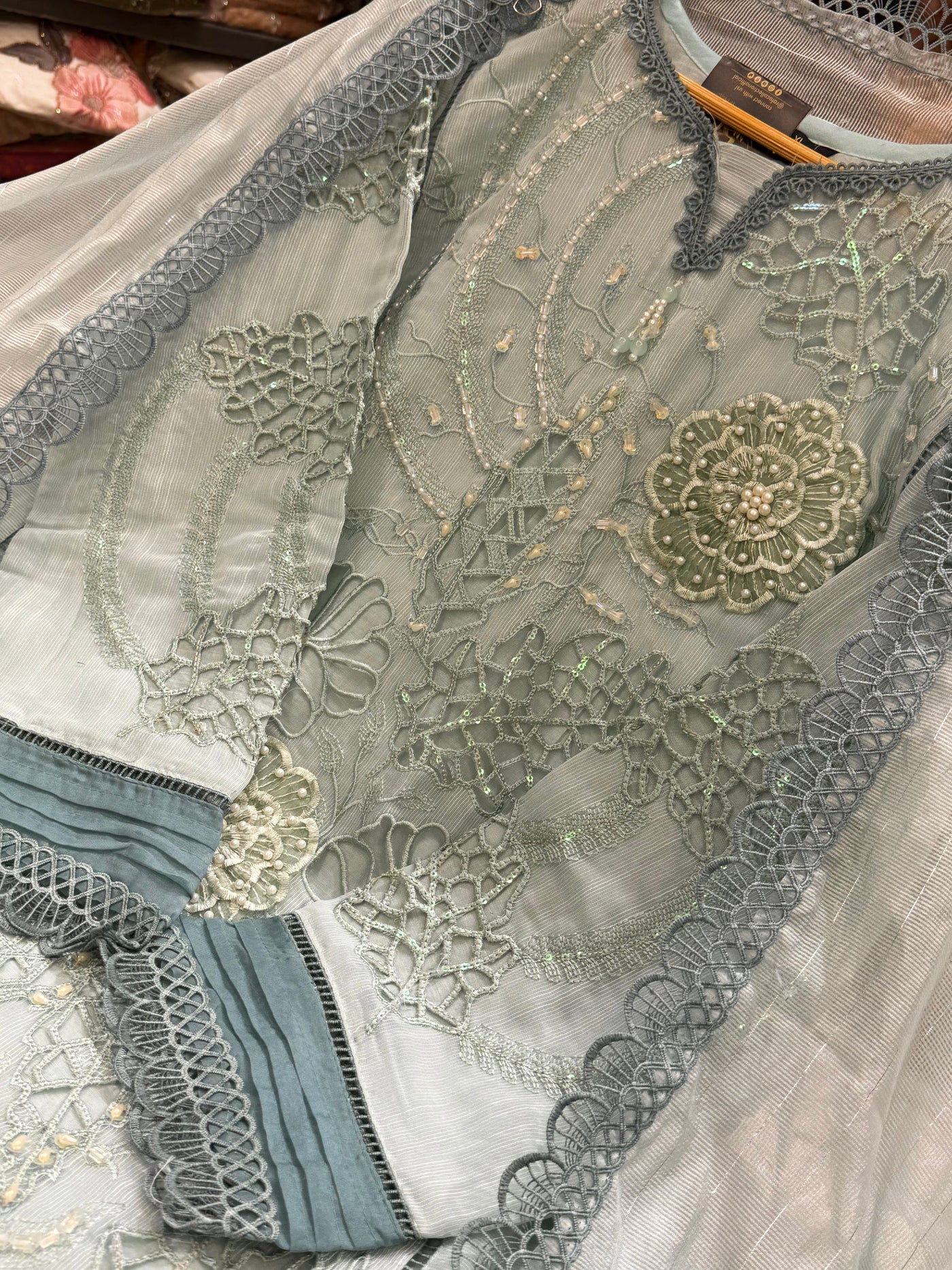 Premium cutwork suit 2804