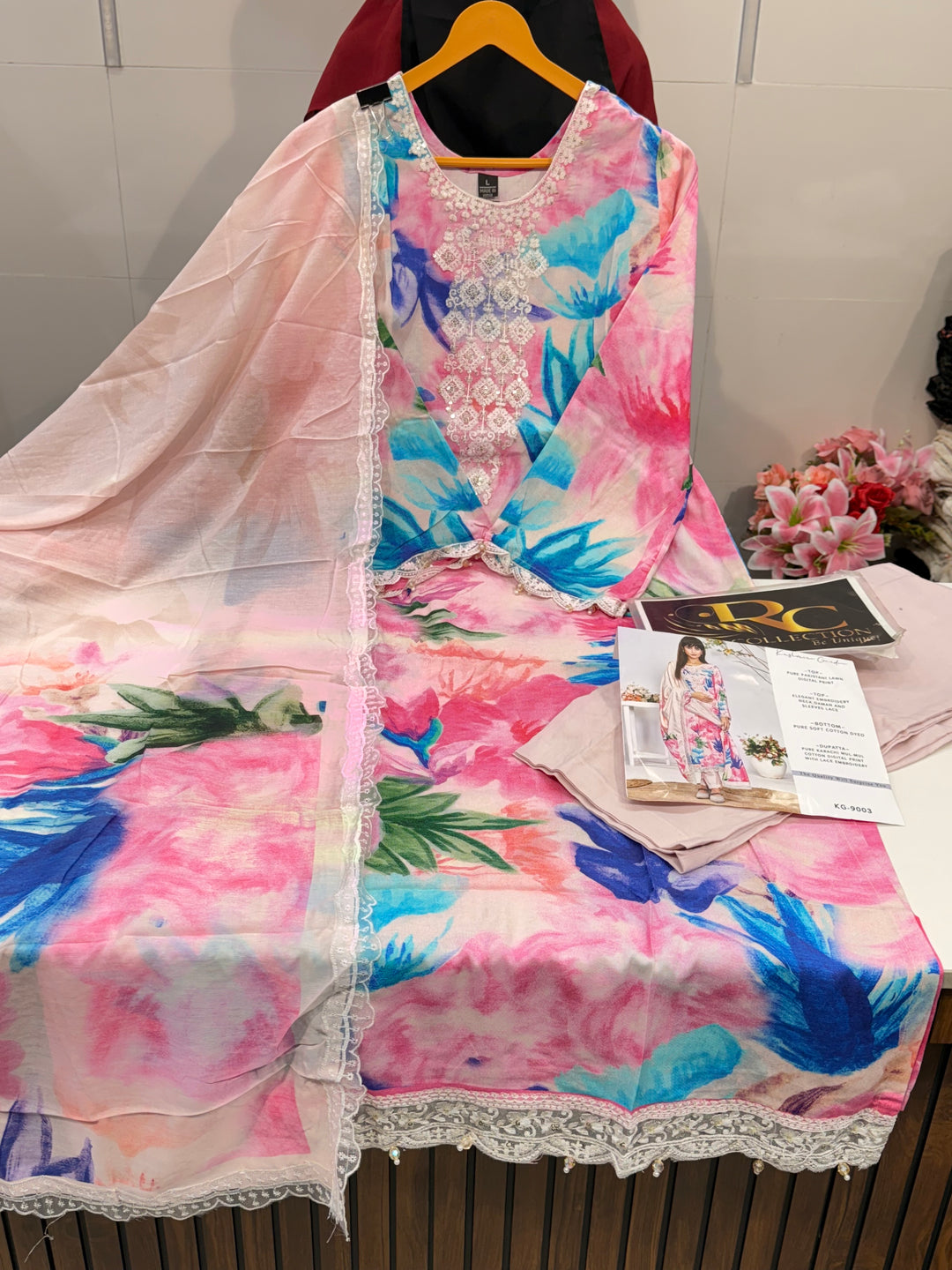 Luxurious Lawn Suits 3622