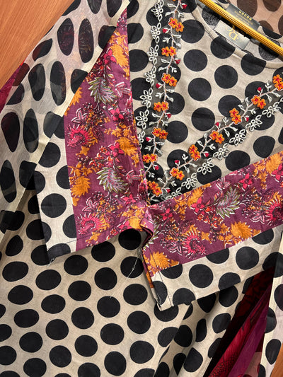 Pakistani formals suit 2628