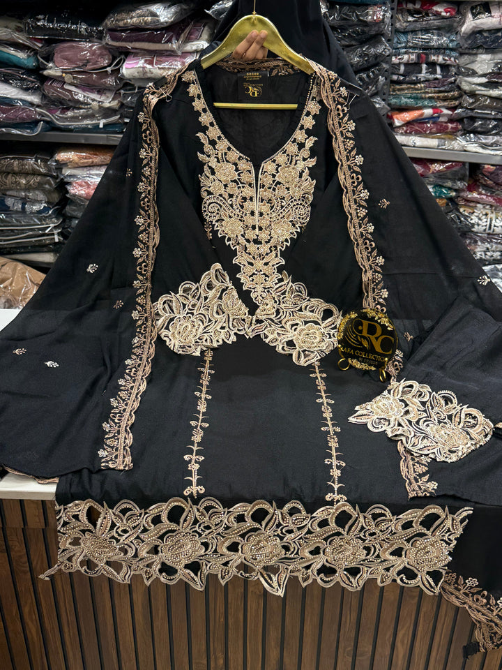 Sale Pakistani Suits