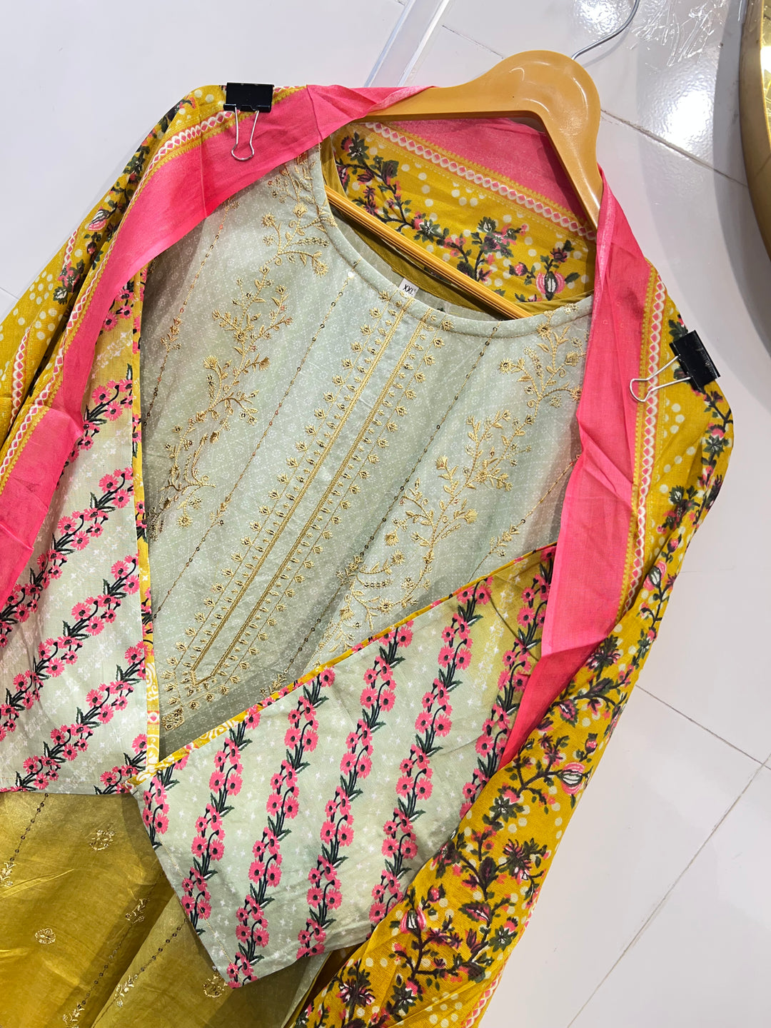 Cotton Embroidered suits 115412