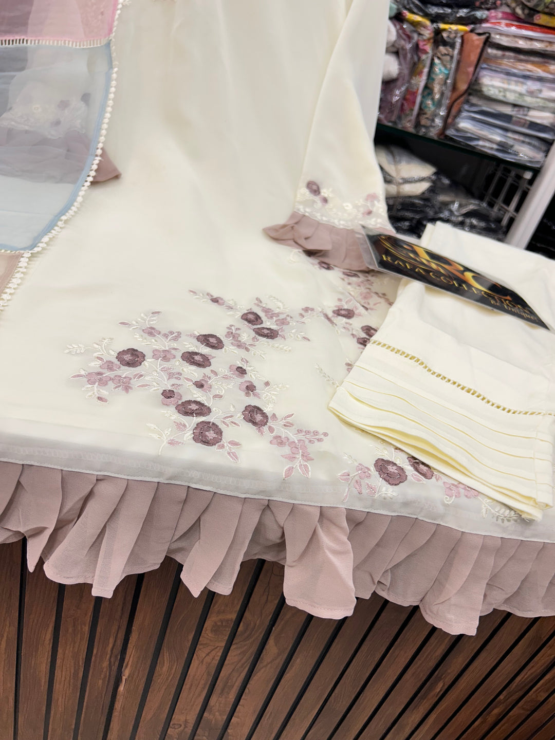 Pakistani formals 2376