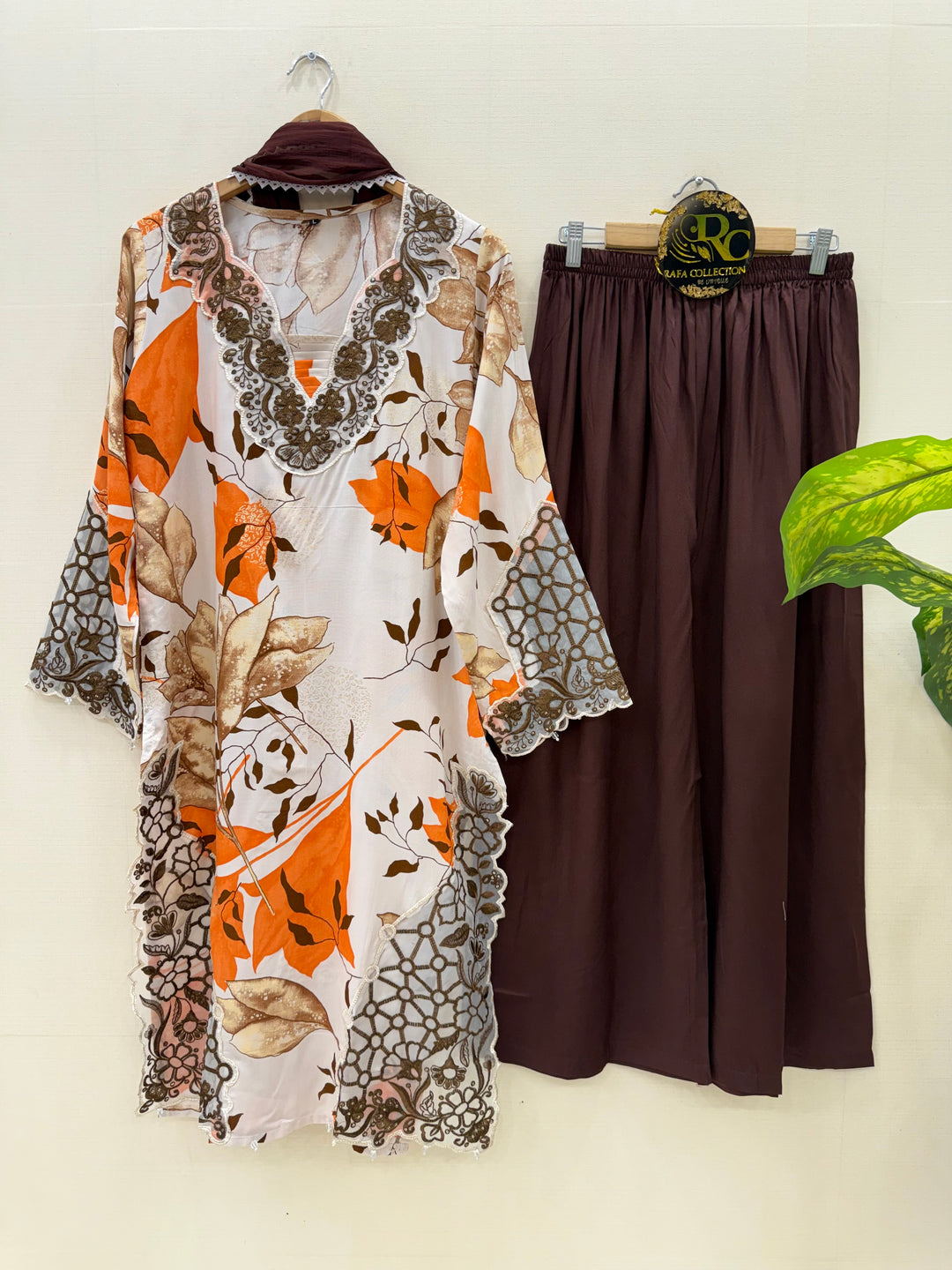 Pakistani Cutwork suits 2748