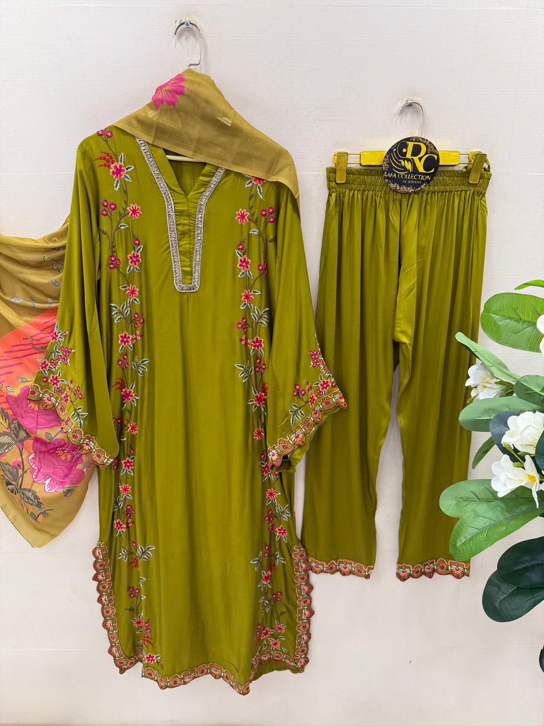 Pakistani long kaftans