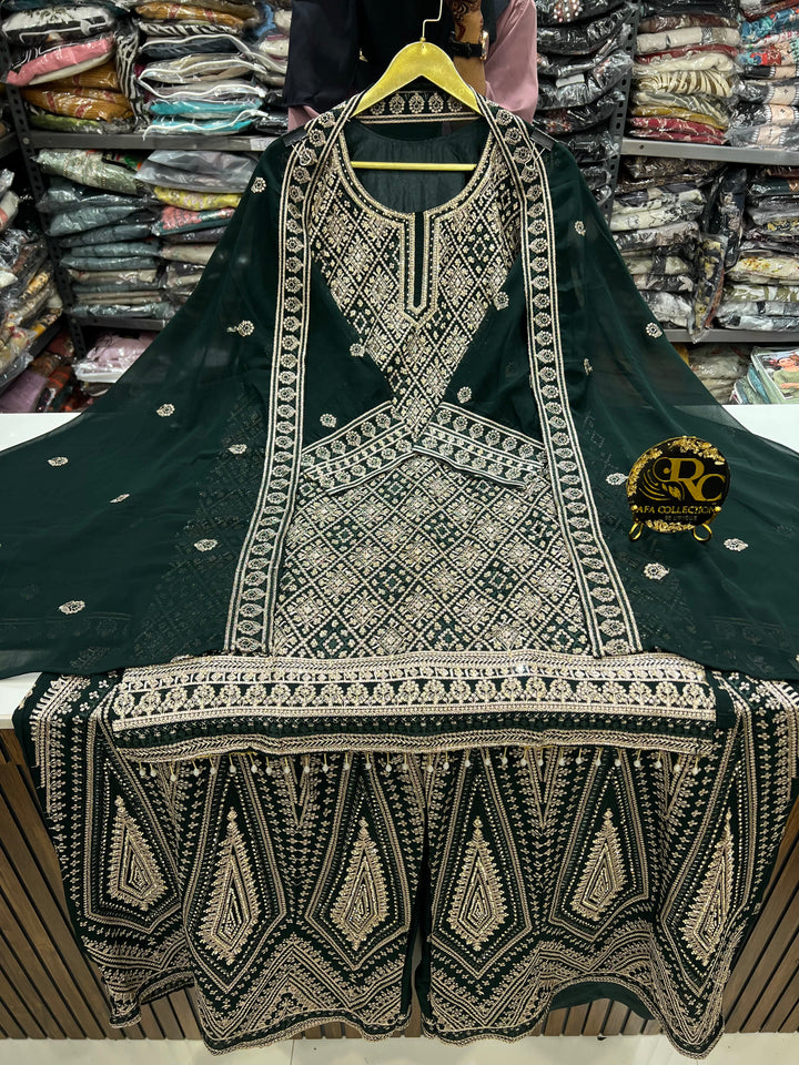 Traditional wedding attire 2819