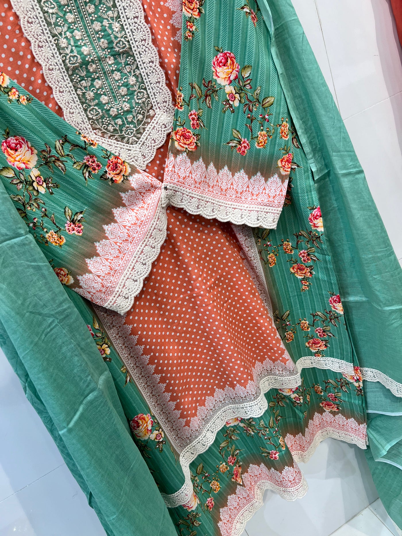 Lawn suits  2151