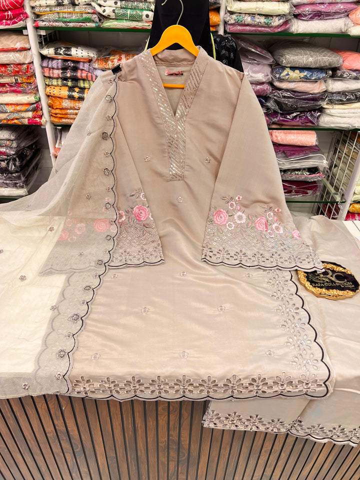 Pakistani formals suit 2648