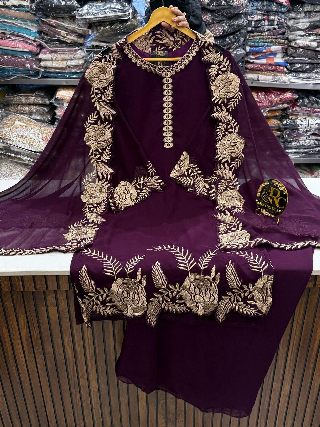 Georget embroidered suits 2844