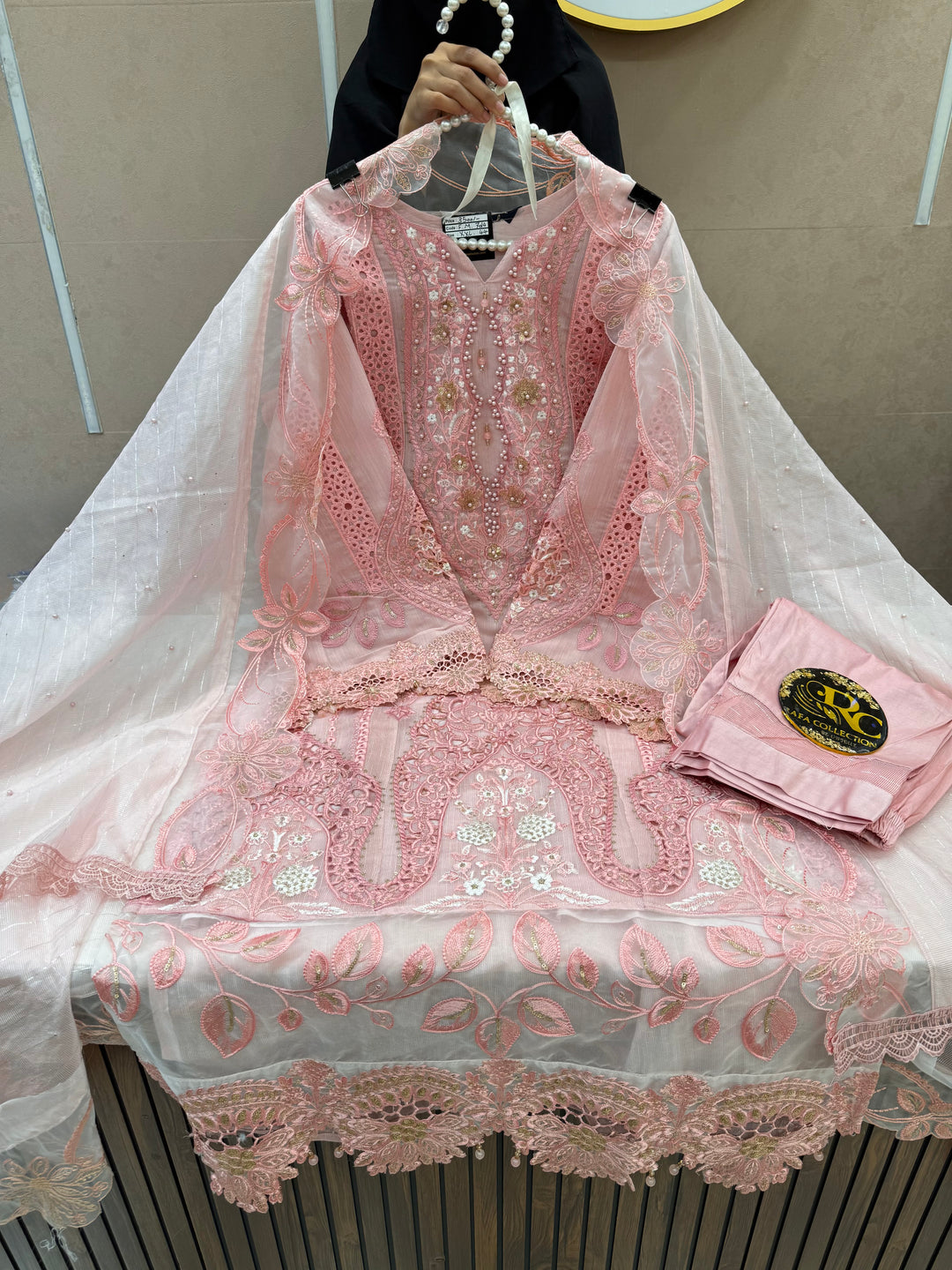 Premium cutwork suit 7014