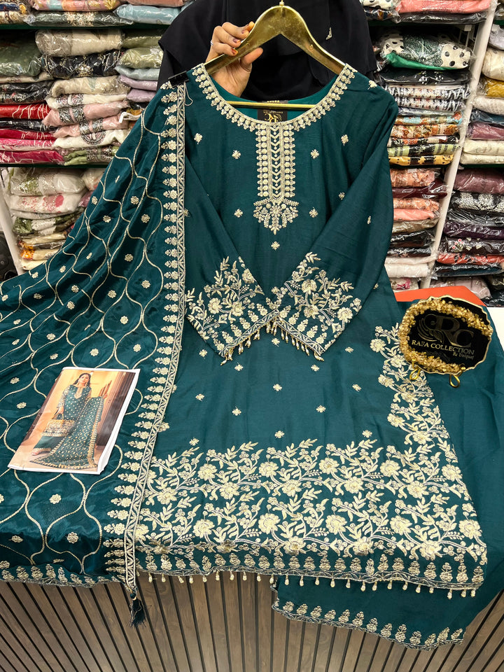 Party wear suits 3152