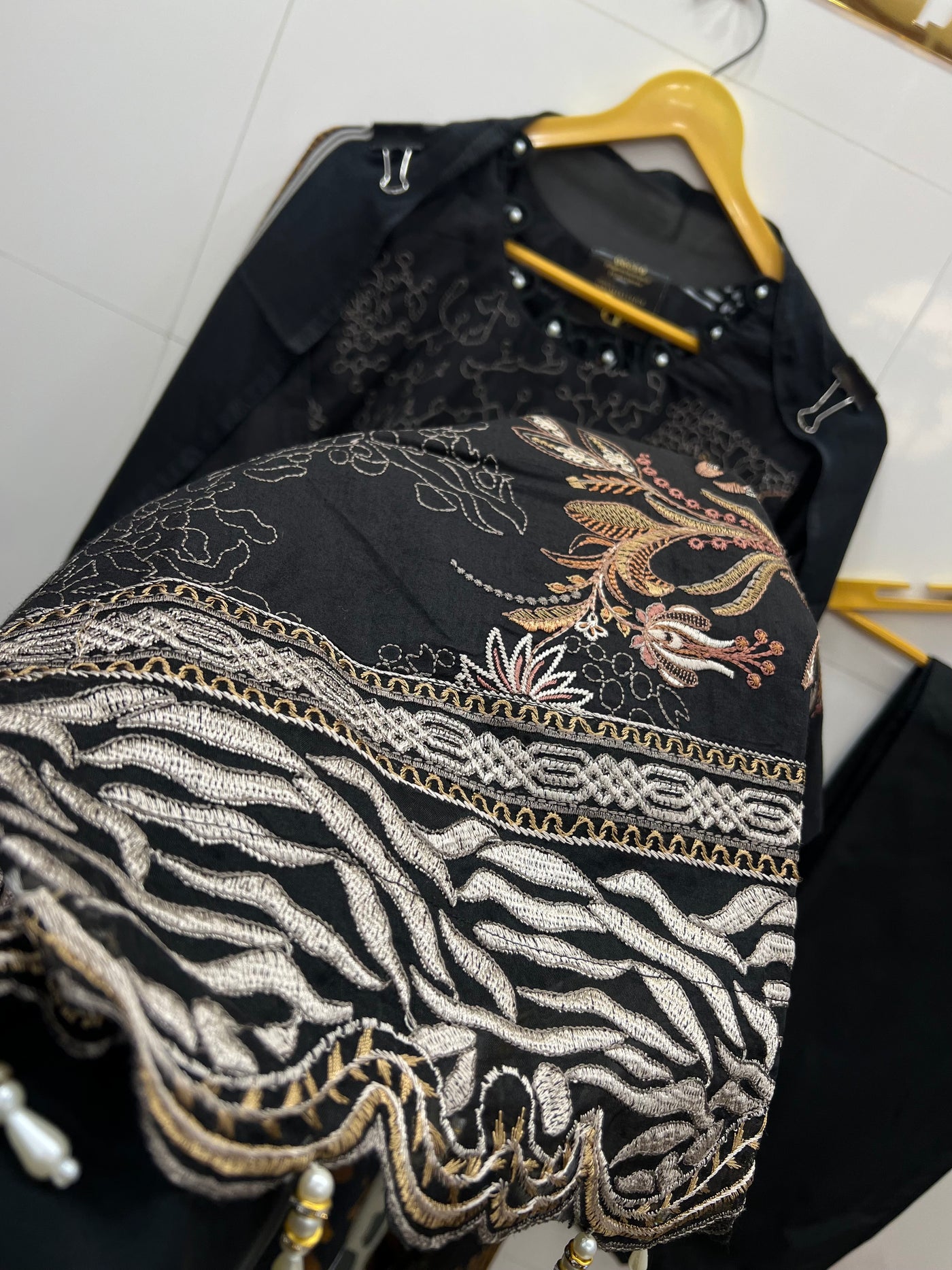 Ready-to-Wear Suits 2575