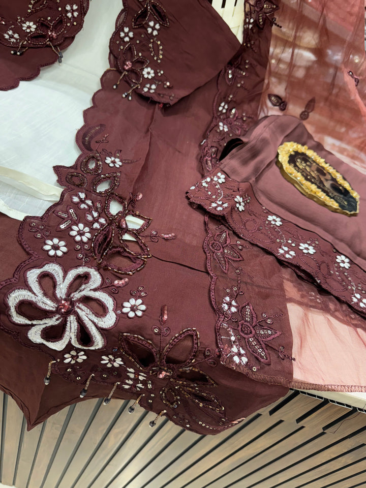 Premium cutwork suit 2556