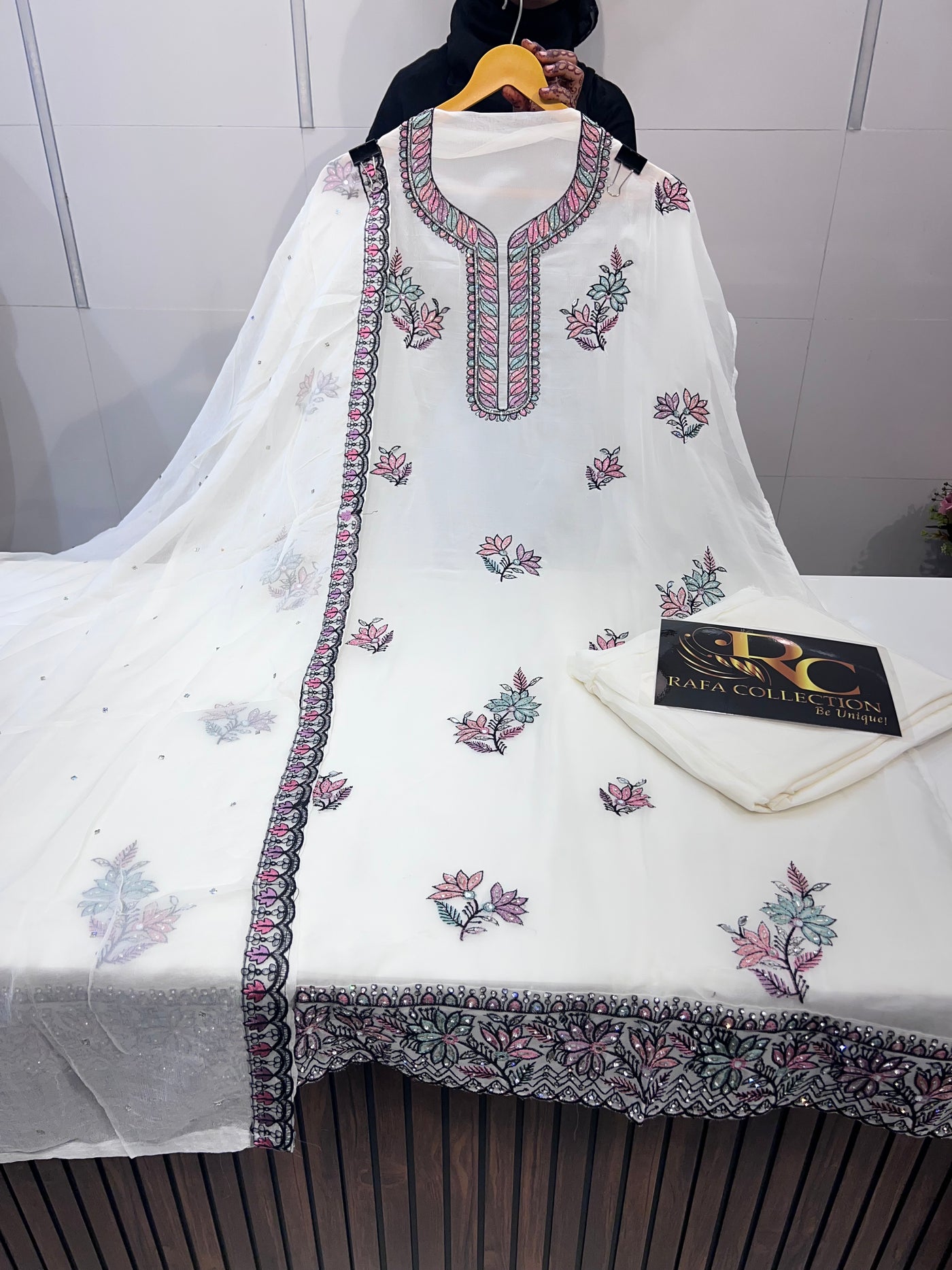 Organza suits 2124