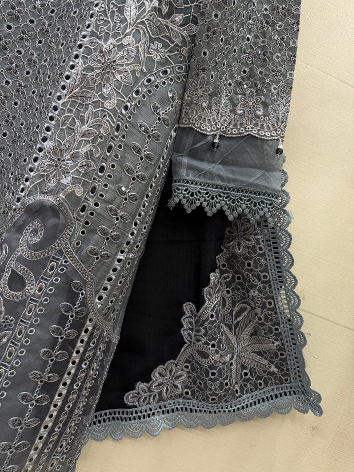 Pakistani heavy suits