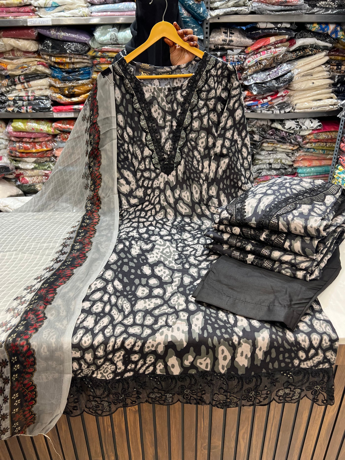 Pakistani patch work suits 2731