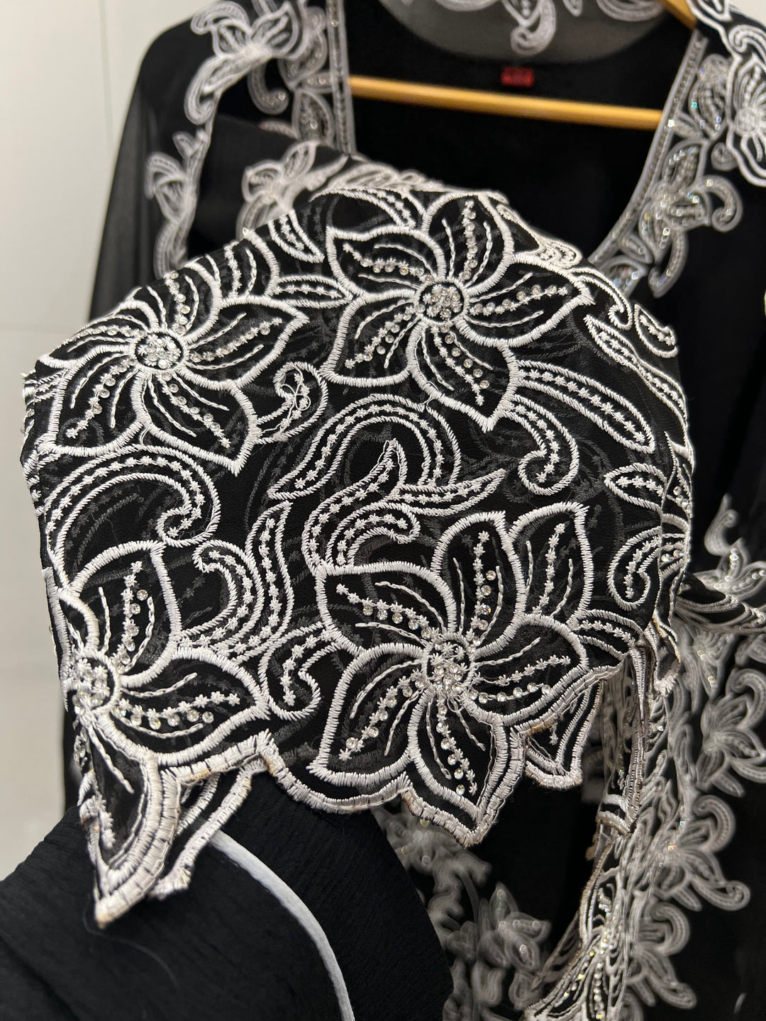 Stone embroidered suits 2763