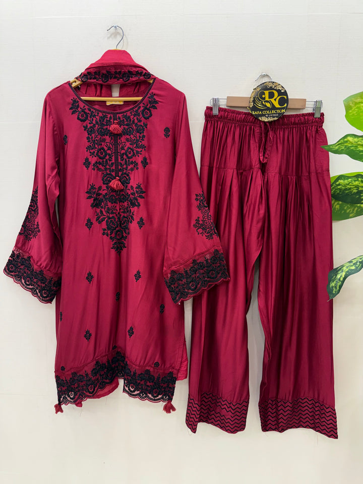 Hania amir Farshi suits