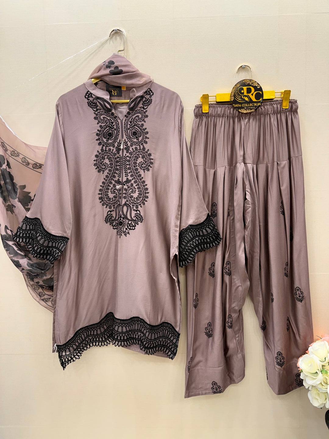 Embroidered Farshi suits 2938