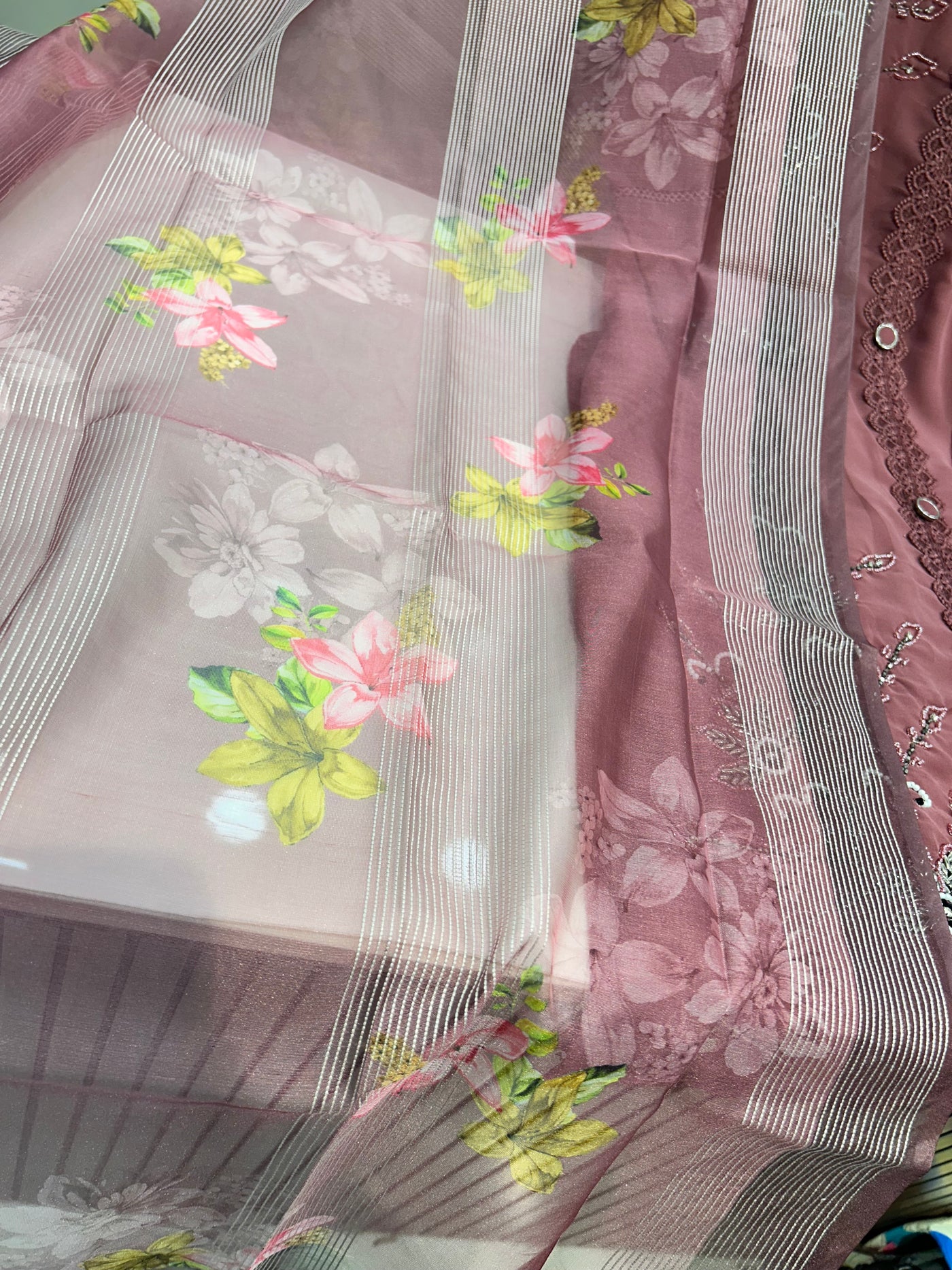 Georgette Handwork Suit 1580
