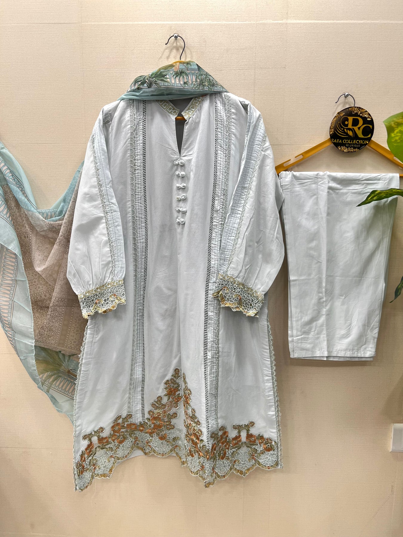 Pakistan Rafa Pakistani designer suit – Rafa Collection