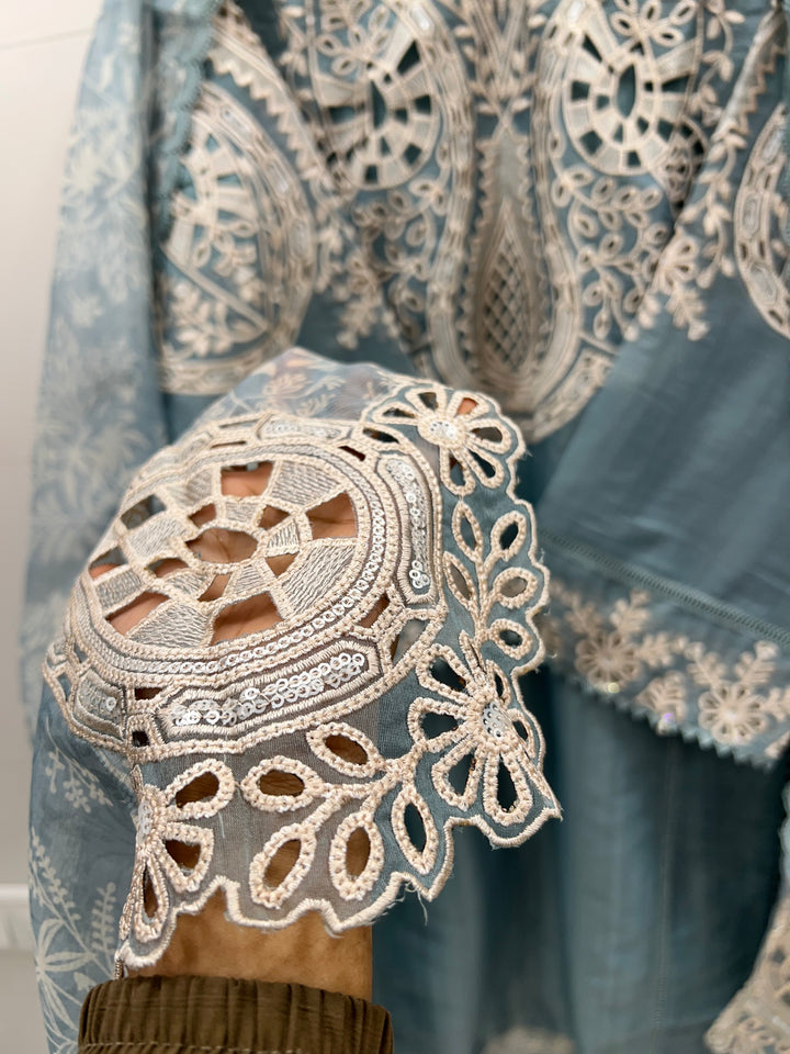 Premium cutwork suit 2668