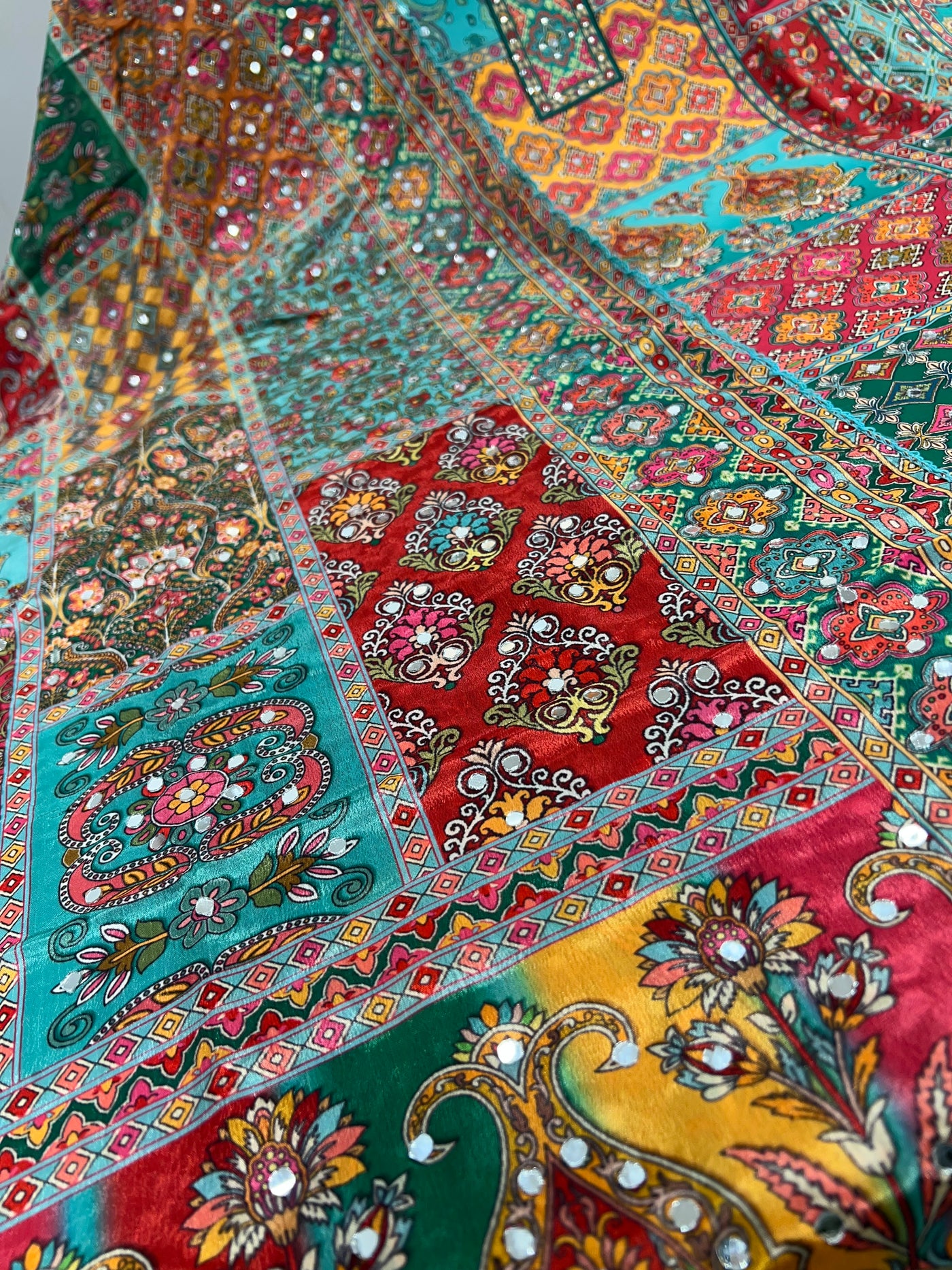 Multi colour Unstich Suit 5007