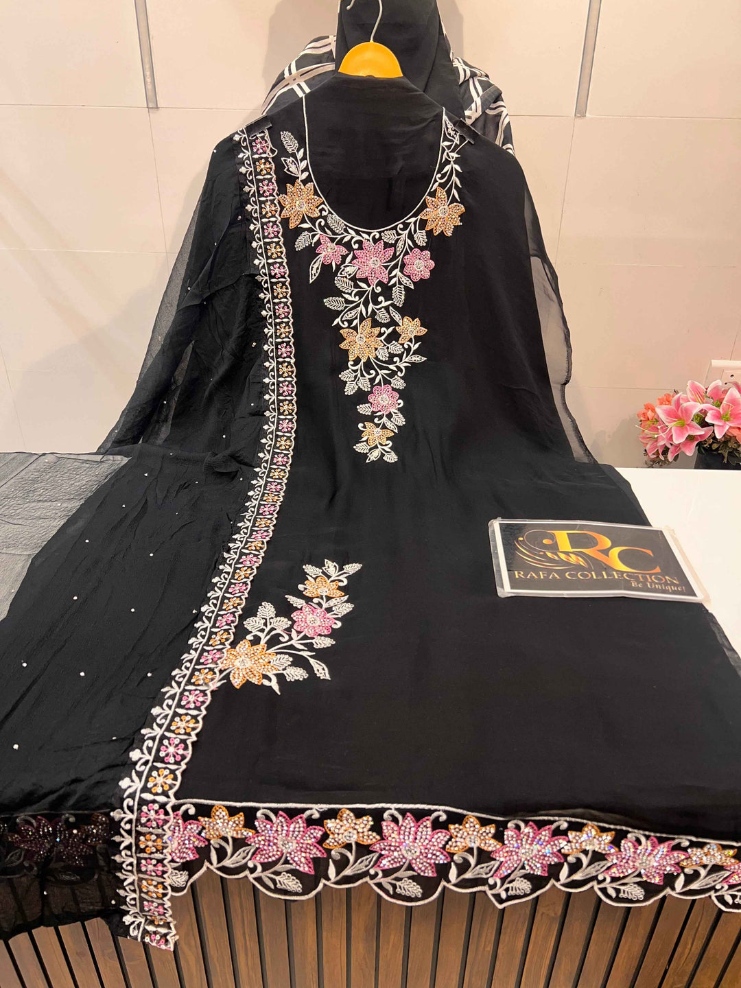 Organza embroidery suit 0062