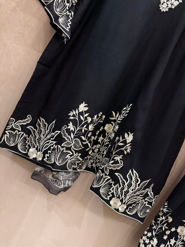 Embroidered Farshi suits
