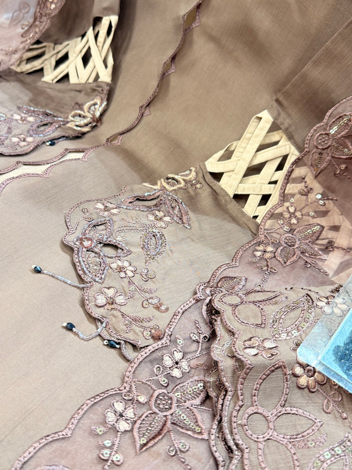 Premium cutwork suit 2556