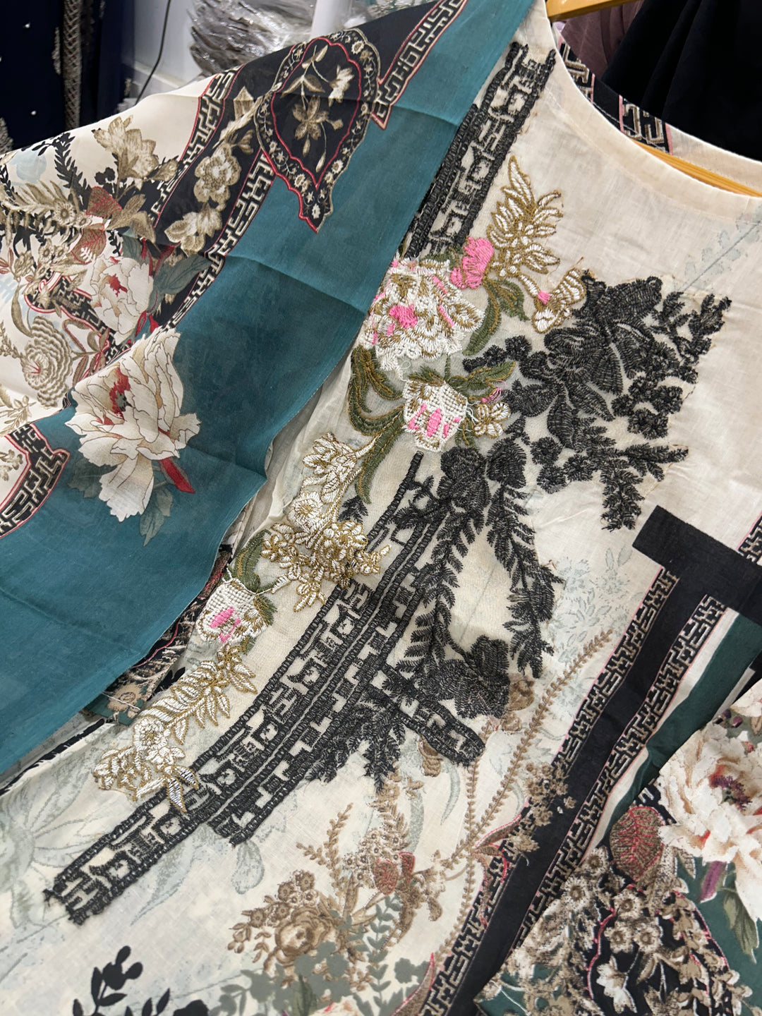 Pakistani embroided suit 1993
