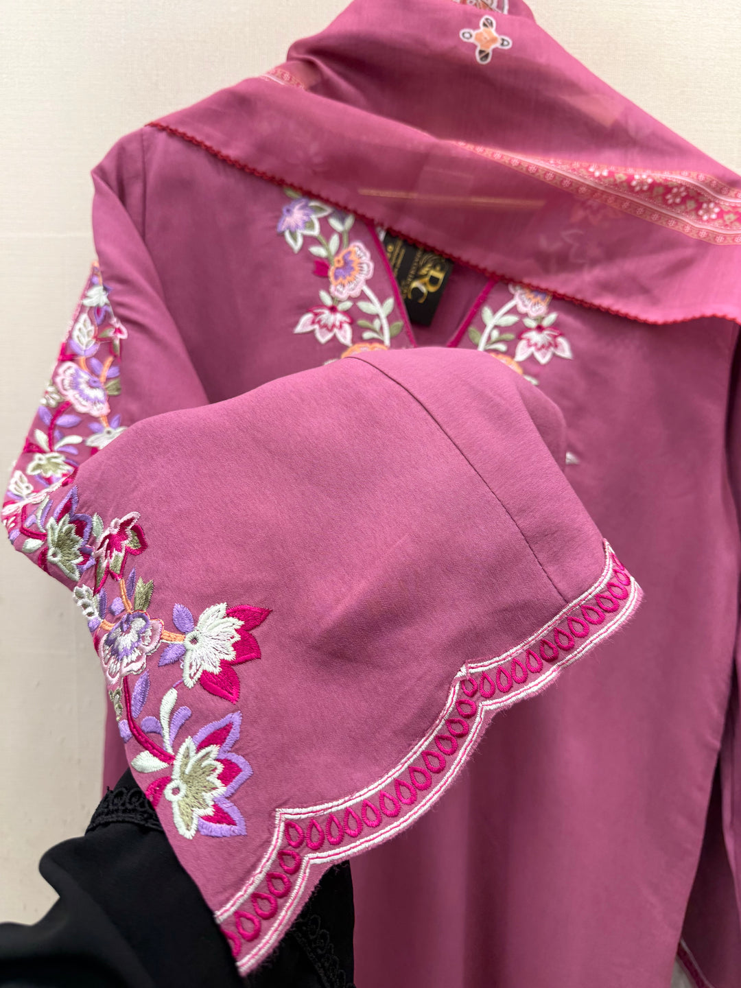 Pakistani Embroidered Suit’s