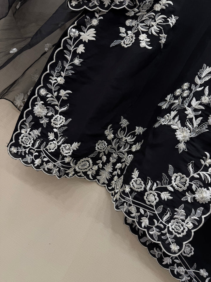 Pakistani embroidered suits 3003