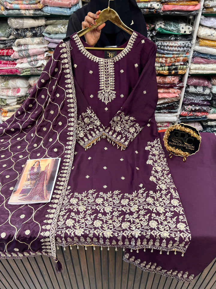 Party wear suits 3152