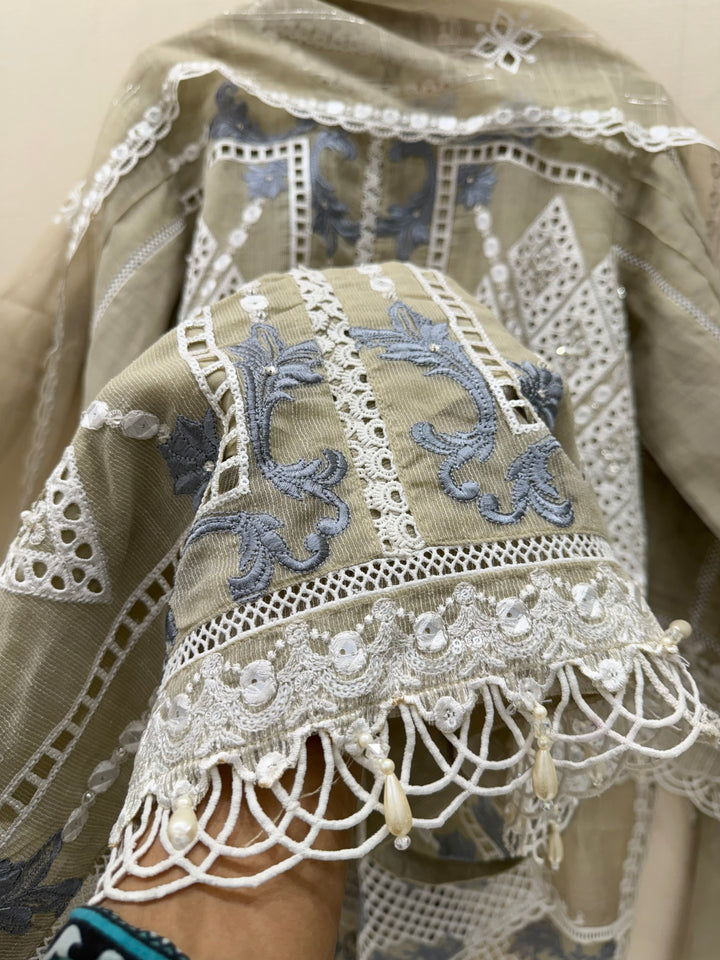OOTD ROYAL HANDWORK EDIT ✨