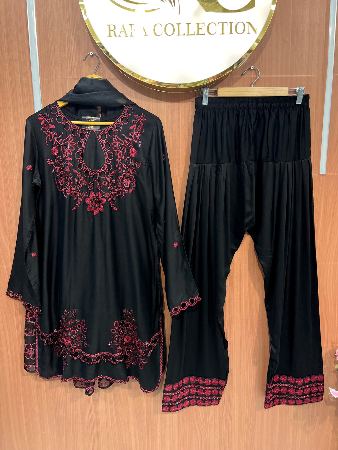 Pakistani Farshi salwar suits 2666