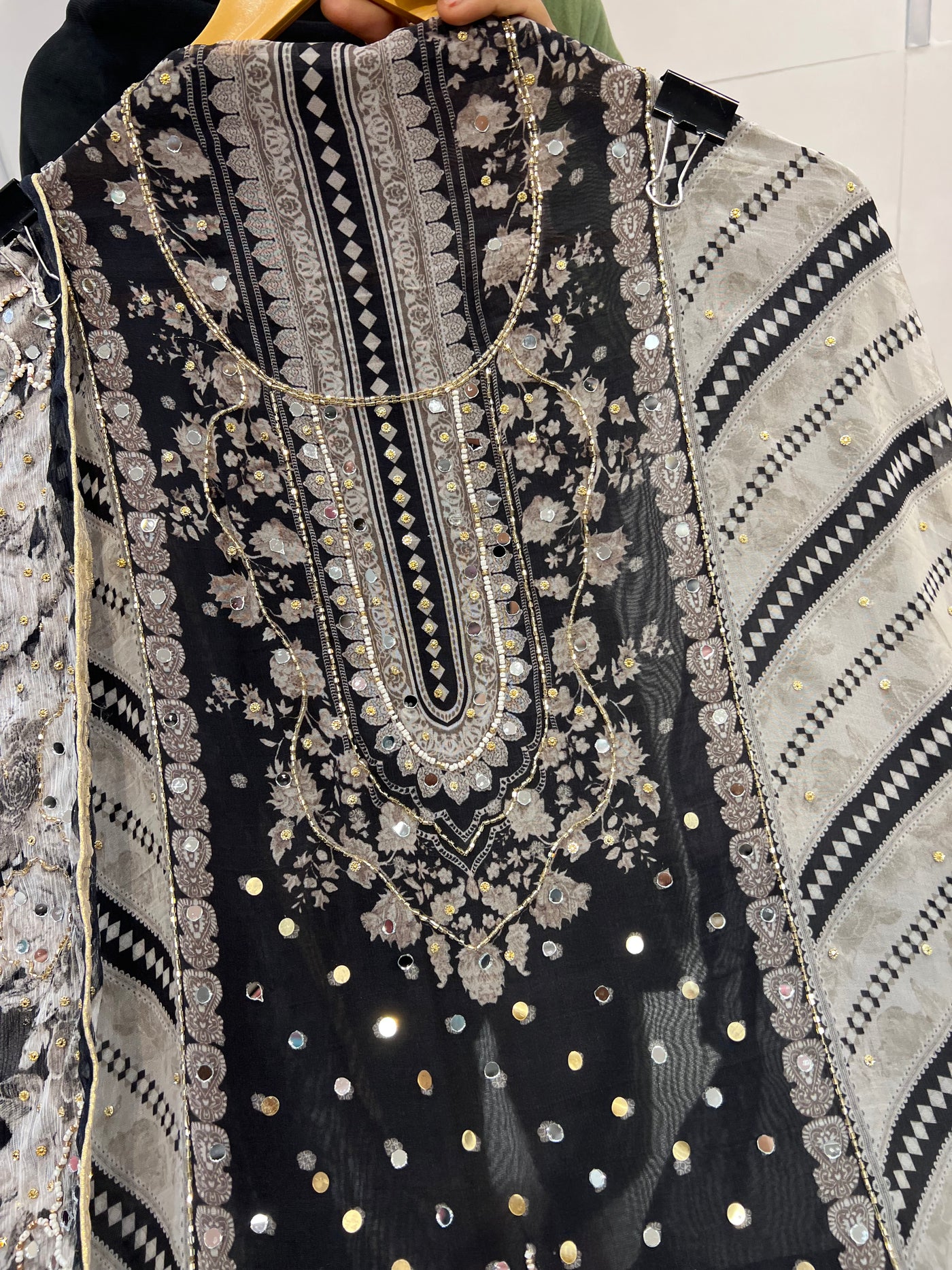 Organza handwork suits 2258
