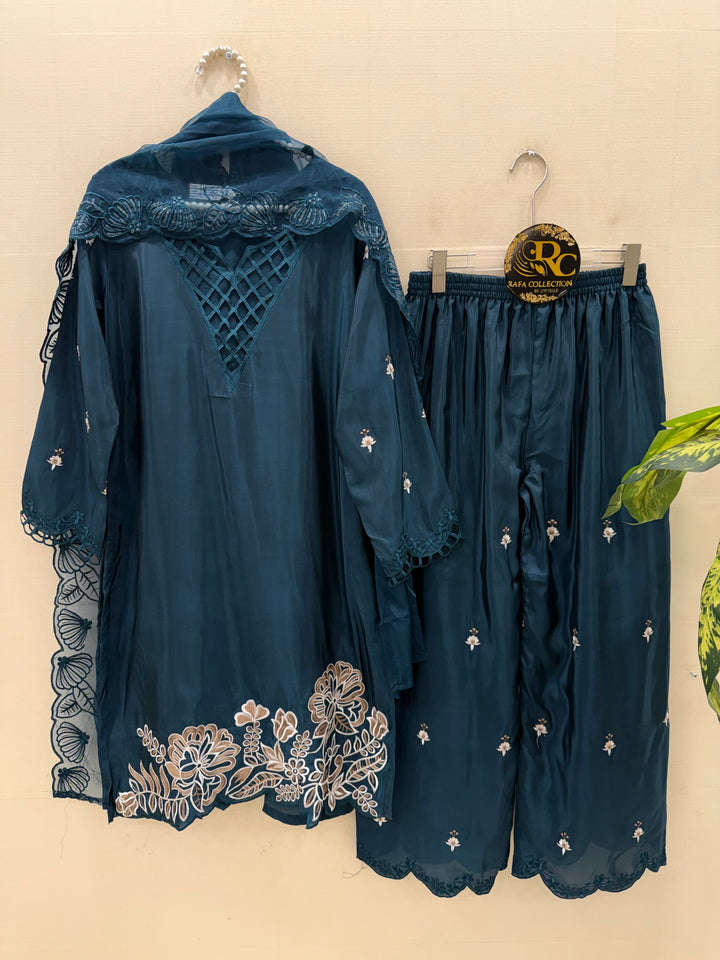 Pakistani embroided suits suits