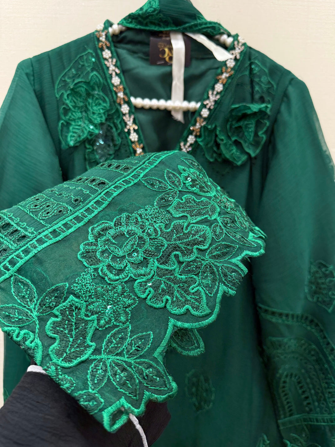 Embroidered suits 2959