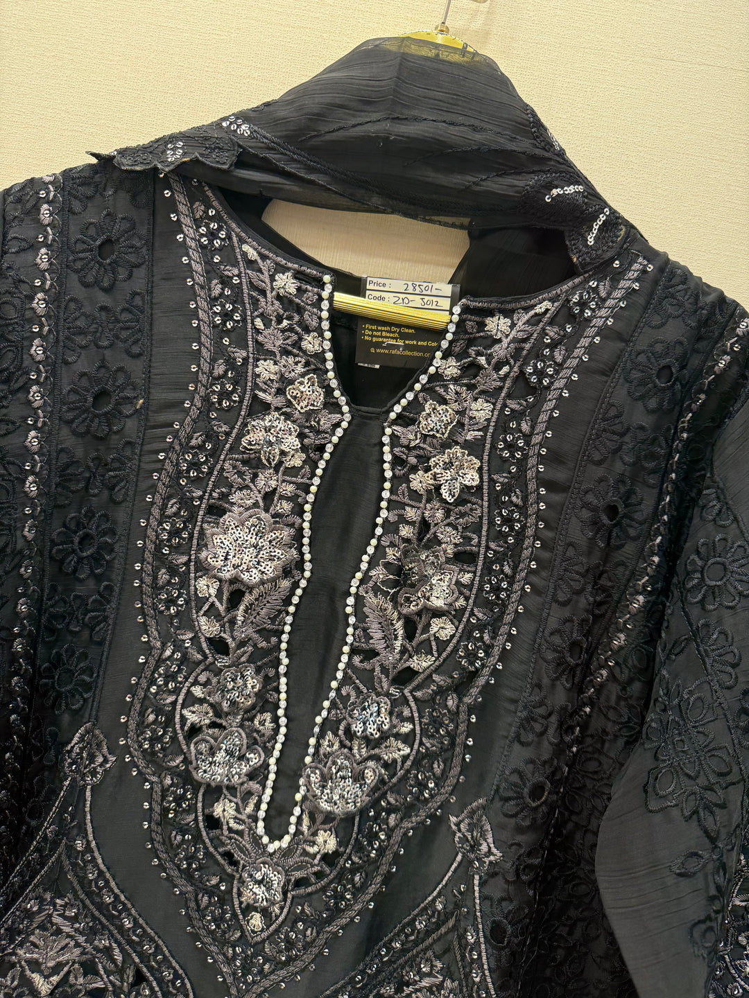Pakistani Chinon suits