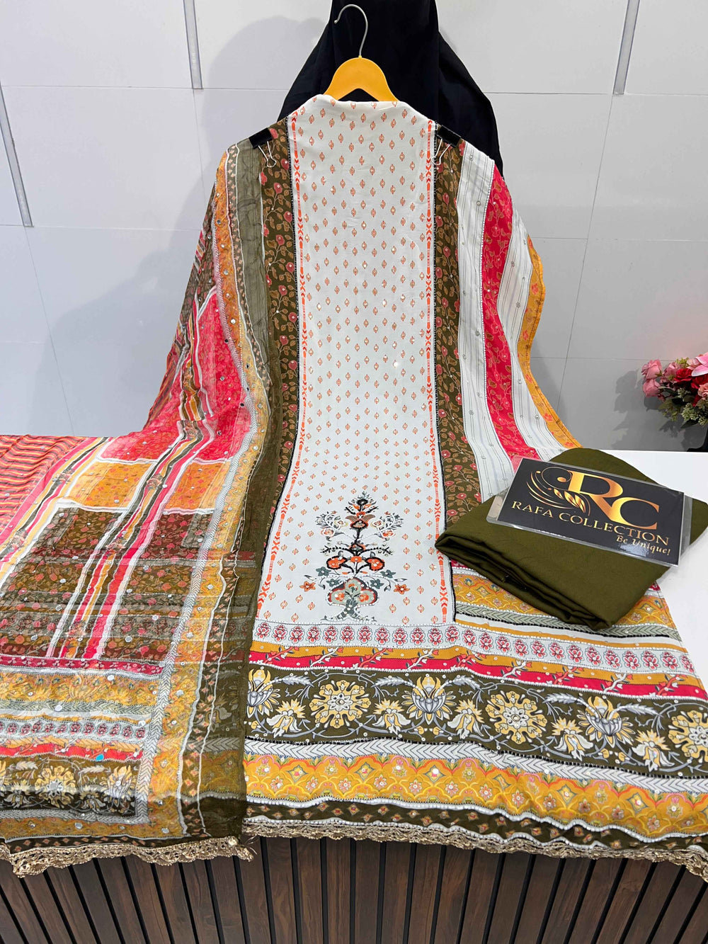 Ethnic Handwork Suits 2119