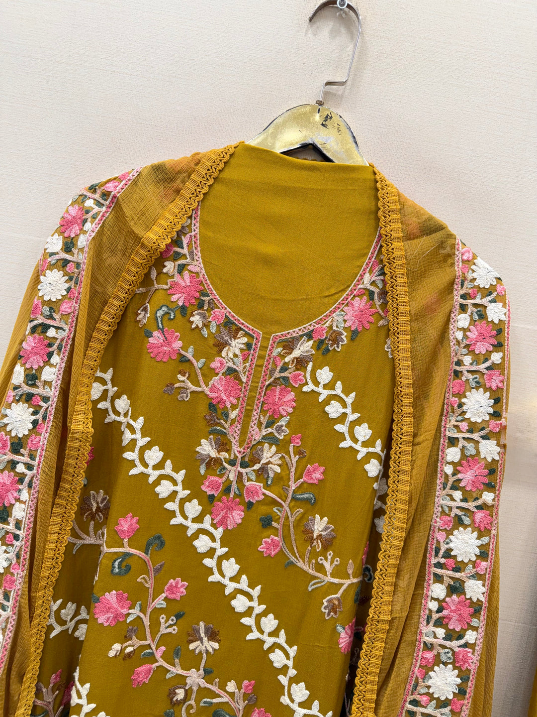Kashmiri unstitched suits