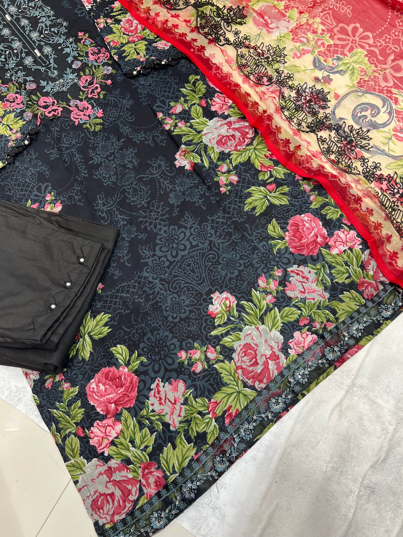 Pakistani embroided suits 2610