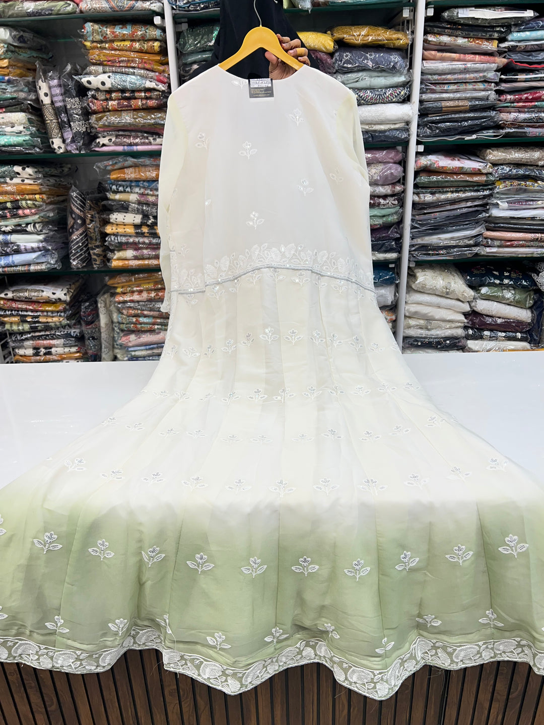 Semi stitch wedding gown 17395