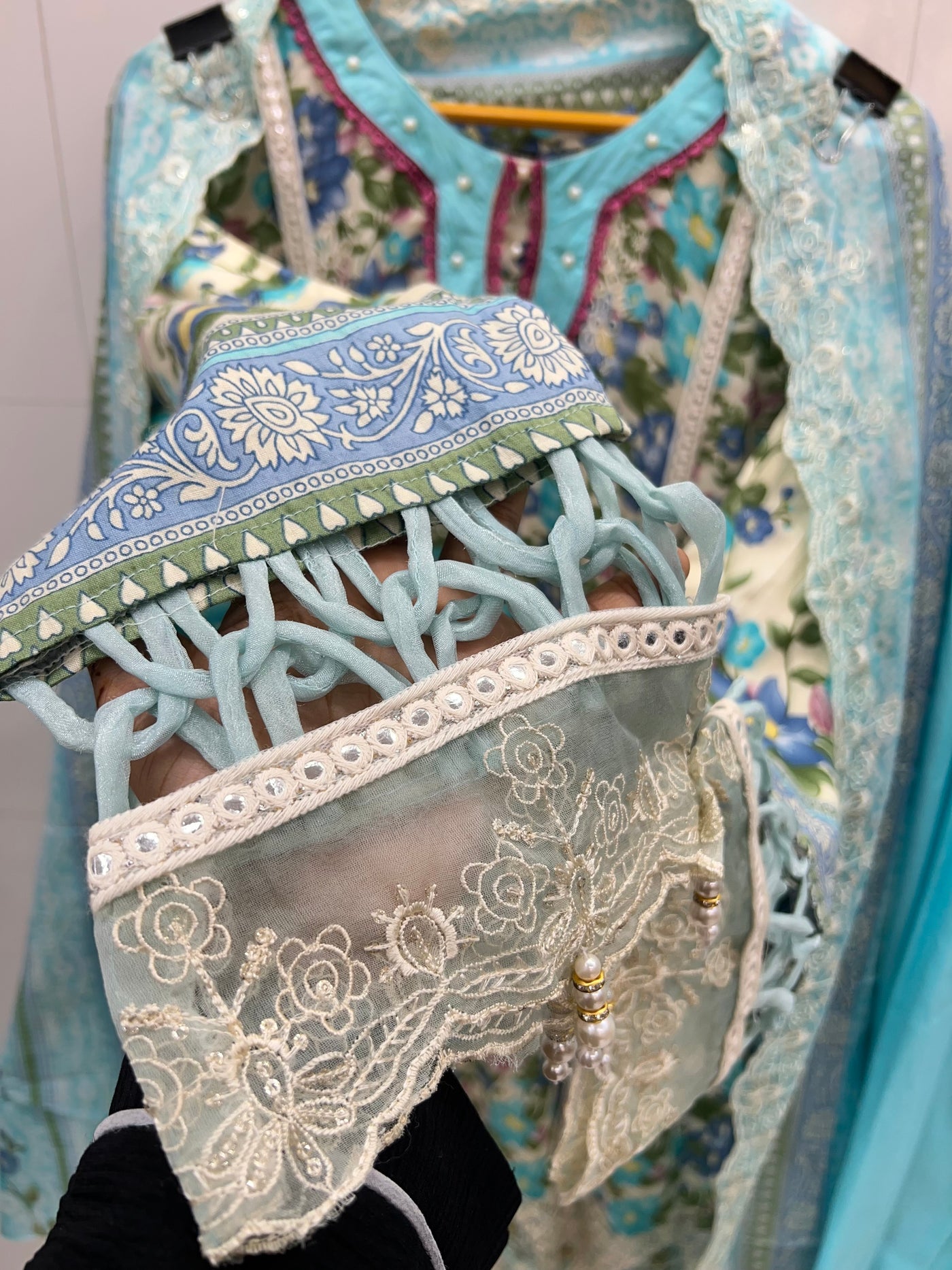 Farshi Pakistani suits 2590