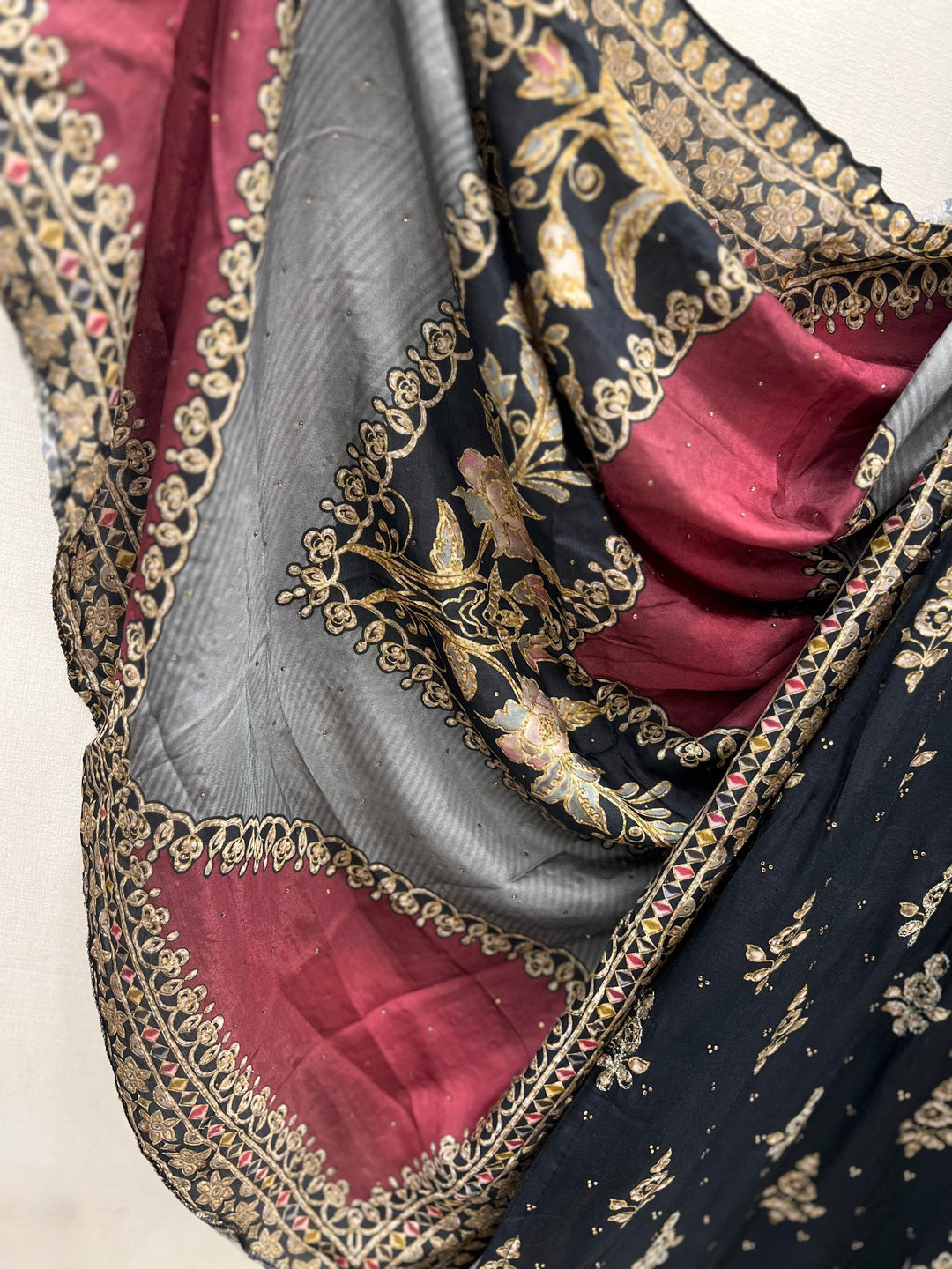 Muslin’s embroidered suits