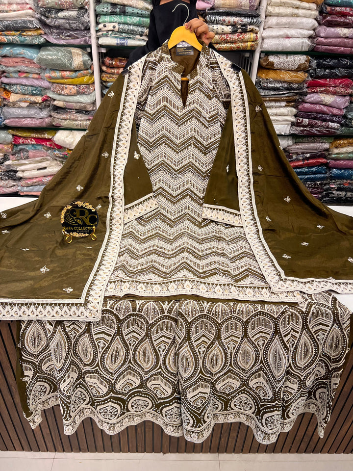 Traditional festive suit 5902