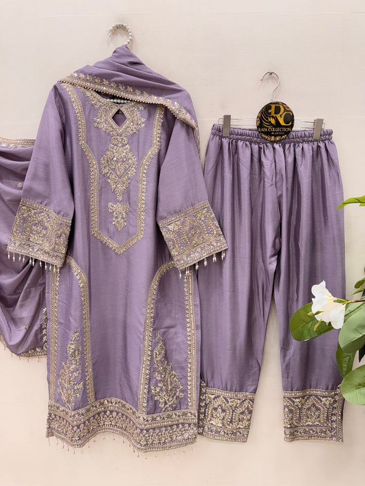 Sale Pakistani Suits