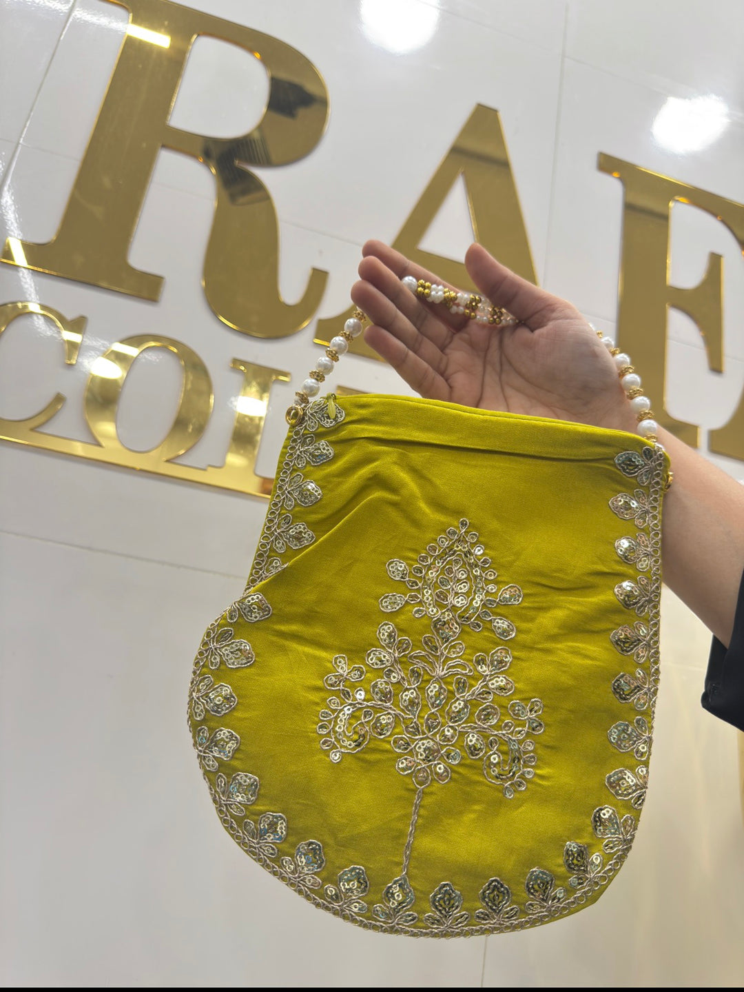 Party wear suits 1613