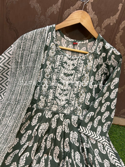 Cotton embroided nyra cut suit 002